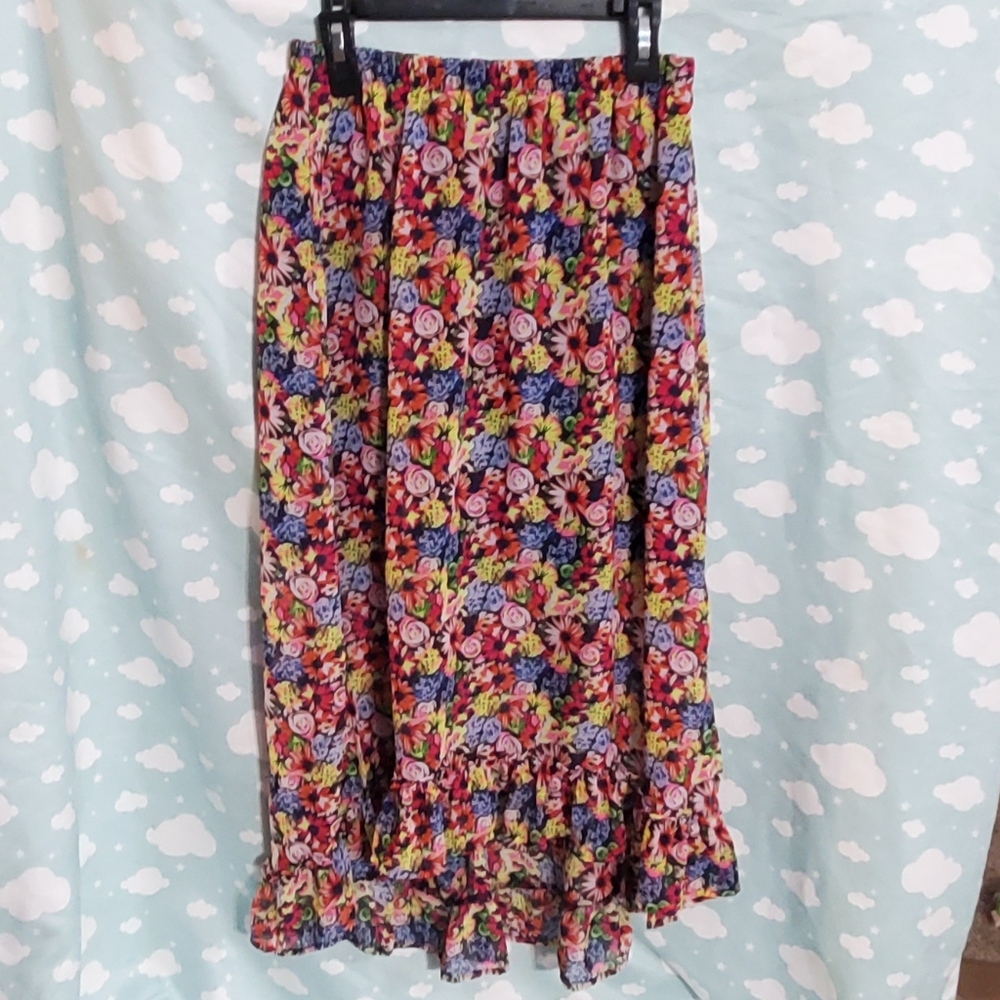 ❣B1G1 ON $4❣D signed Floral Maxi skirt
